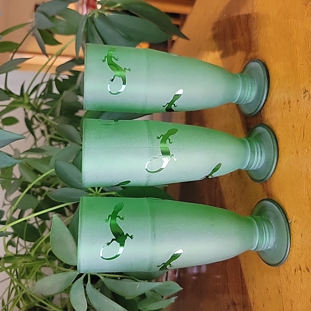 Frosted Green Lizard Stemmed Glasses - Set of 3